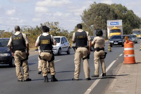 Acidente na PB 400 deixa quatro pessoas feridas; duas delas em estado grave
